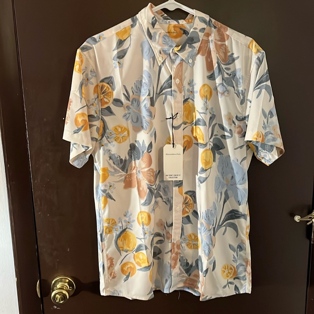 Abercrombie & fitch casual button